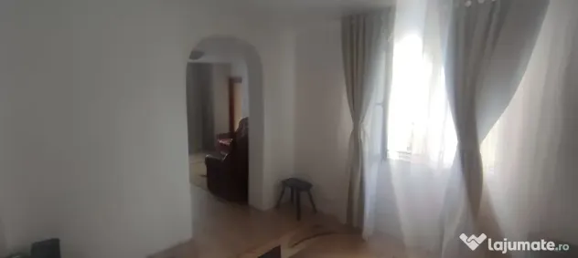 Vând casă cu teren în zona Titu