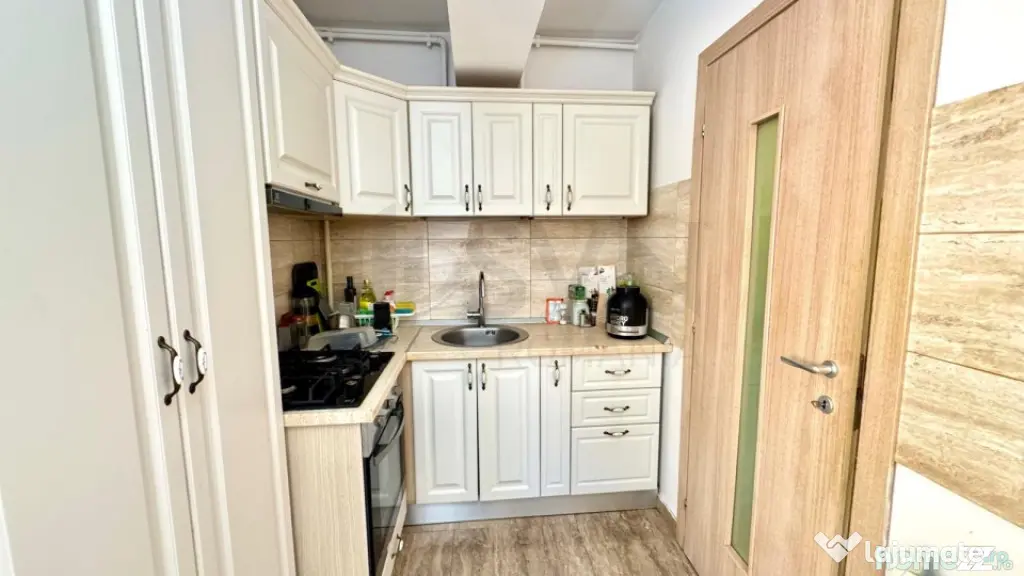 APARTAMENT SUPERB 3 CAMERE 120 MP I BANEASA
