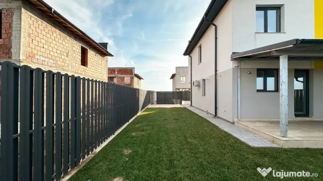 Casă cu 4 camere, TOATE utilitățile, Mamina-Vidra, COM...