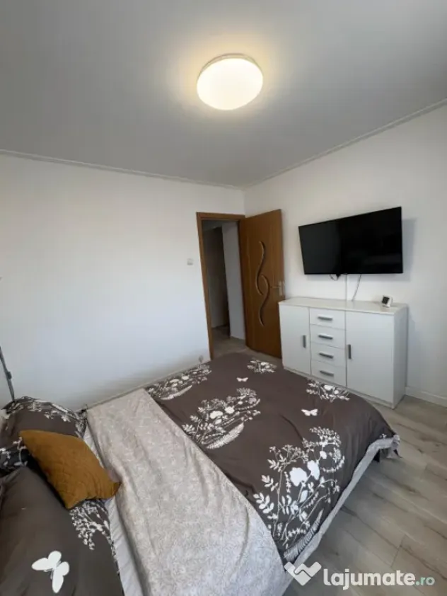 Apartament 2 camere decomandat, 57 mp utili, mobilat și uti