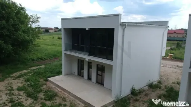 Vila in complex rezidential - pozitionare excelenta langa...