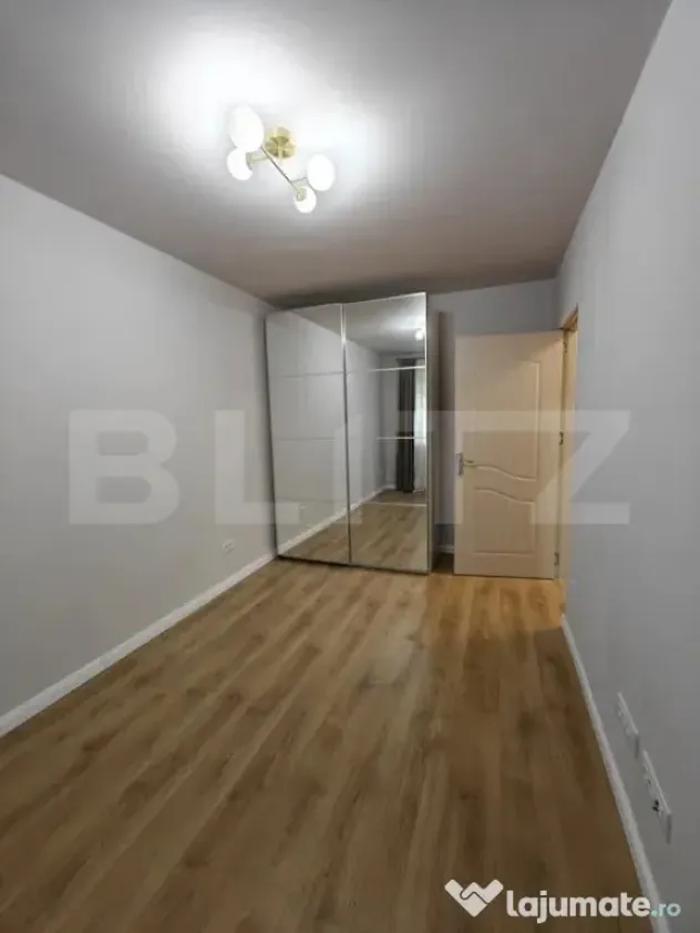 Apartament 3 camere decomandat - Garaj inclus - Incalzire in