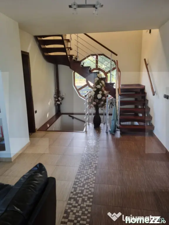 Casă individuală S+P+ET1+M 400 mp, teren 700 mp, Zona BUCO - Botosani (Botosani)