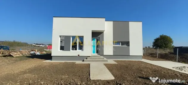 Casa individuala - 3 camere - 2 bai-310 mp teren