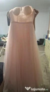 Vand rochie pt. nasa 
