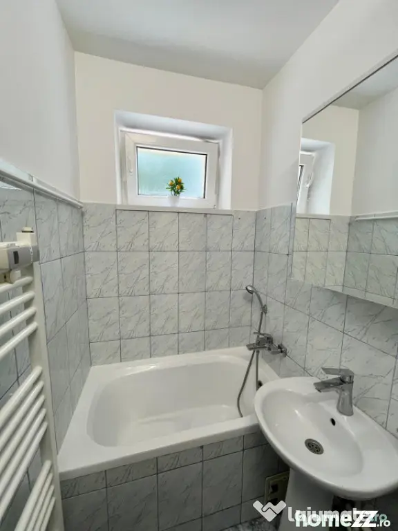 Apartament 2 camere, zona centrala, etaj 2, Radauti - Radauti (Suceava)
