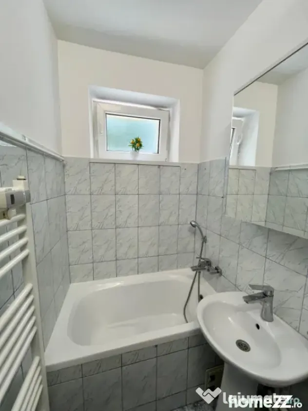 Apartament 2 camere, zona centrala, etaj 2, Radauti - Radauti (Suceava)