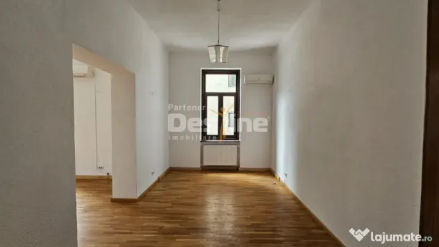 Spațiu de birouri într-o vilă istorică | 160 mp | Piața