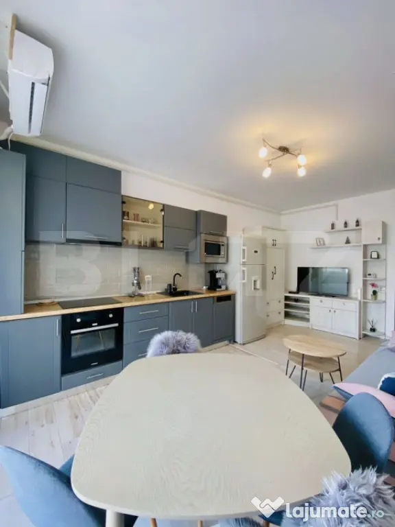 Apartament 2 camere, modern, zona Centrala