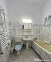 Casă cu 2 camere de 70 mp, curte comună | Centru 