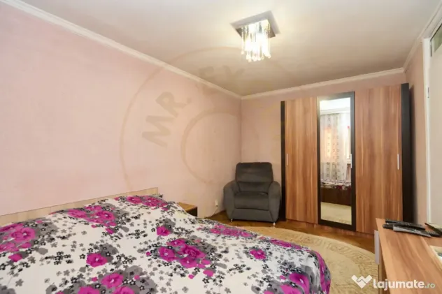 APARTAMENT 3 CAMERE -DECOMANDAT + LOC DE PARCARE - PITEȘTI