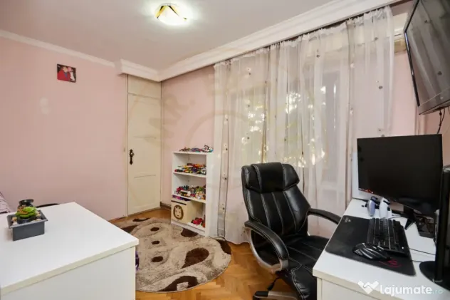APARTAMENT 3 CAMERE -DECOMANDAT + LOC DE PARCARE - PITEȘTI