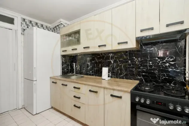 APARTAMENT 3 CAMERE -DECOMANDAT + LOC DE PARCARE - PITEȘTI