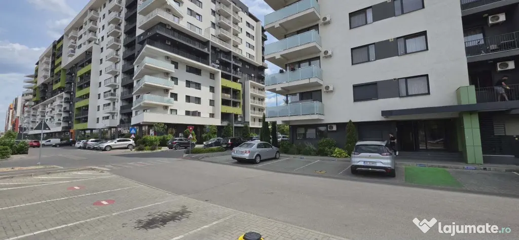 Apartament 3 camere de închiriat/Parcare inclusă, str. Oneștilor
