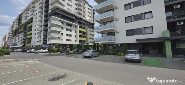 Apartament 3 camere de închiriat/Parcare inclusă, str. Oneștilor