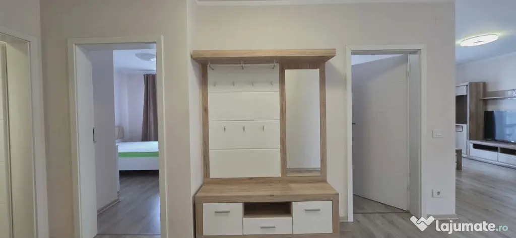 Apartament 3 camere de închiriat/Parcare inclusă, str. Oneștilor
