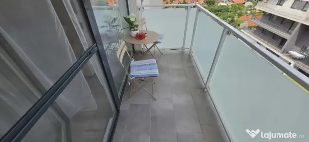 Apartament 3 camere de închiriat/Parcare inclusă, str. Oneștilor