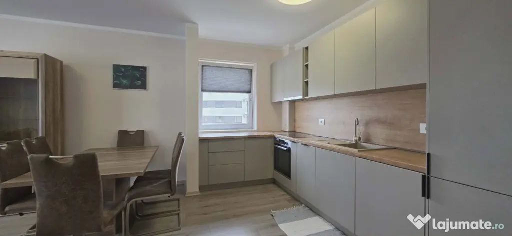 Apartament 3 camere de închiriat/Parcare inclusă, str. Oneștilor