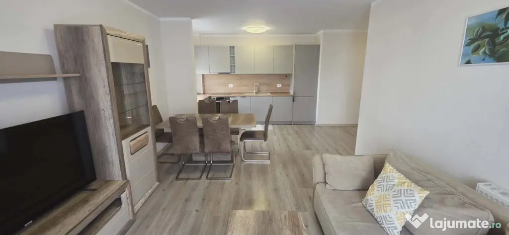 Apartament 3 camere de închiriat/Parcare inclusă, str. Oneștilor