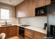 Apartament 3 camere, semidecomandat - zona Tractorul