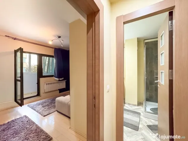 Apartament 3 camere 90 mp. Centrala, aer conditionat.