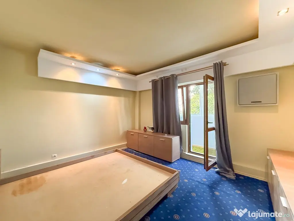 Apartament 3 camere 90 mp. Centrala, aer conditionat.