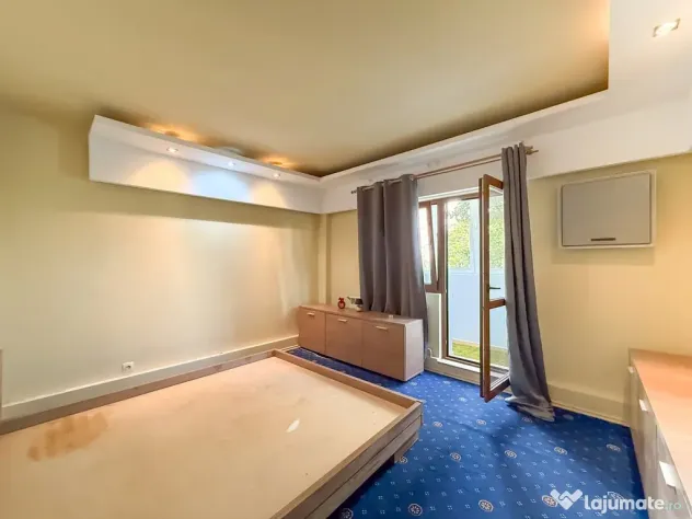 Apartament 3 camere 90 mp. Centrala, aer conditionat.