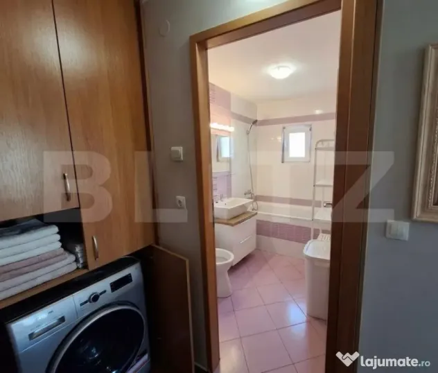 Apartament cu 3 camere, decomandat, 70 mp, parcare, zona: Zo