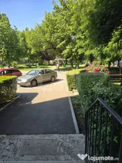 Apartament 3 camere, etaj 1, zonă liniștită – ideal pen 