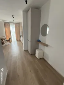 Inchiriez apartament