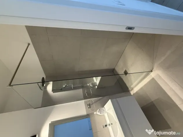 Inchiriez apartament