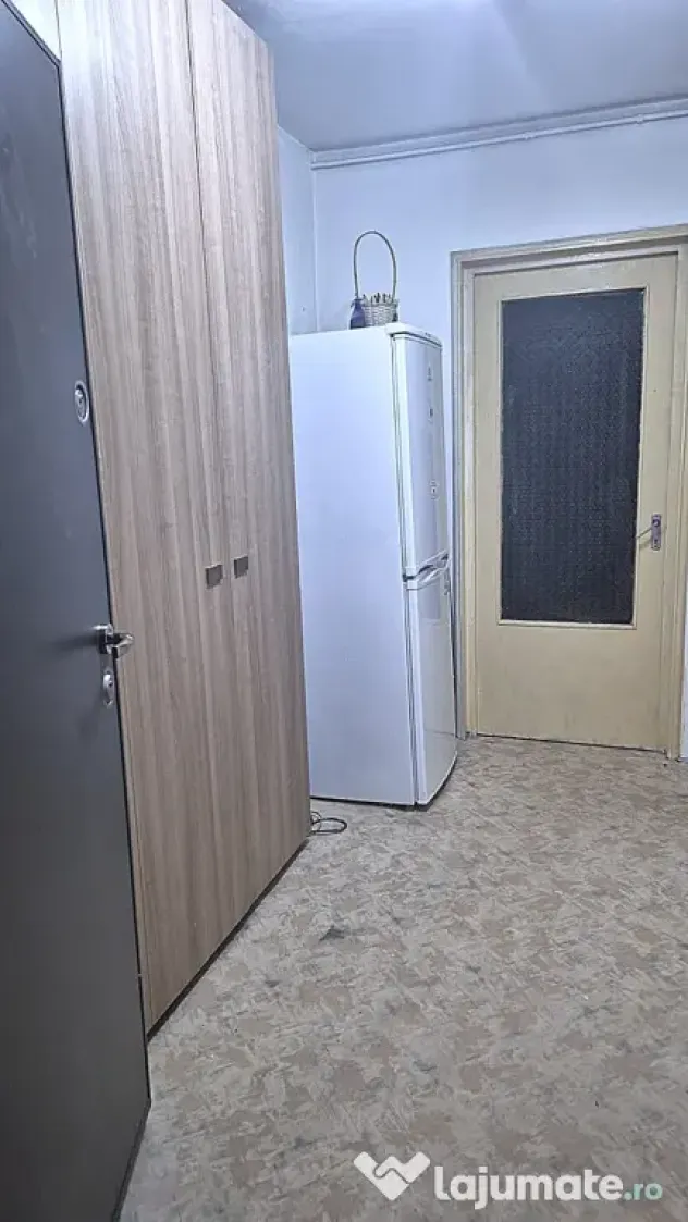 Proprietar vând garsonieră Bulevardul Brâncoveanu situata in bloc izolat termic