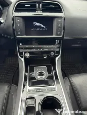 Jaguar xe 2017 R-sport