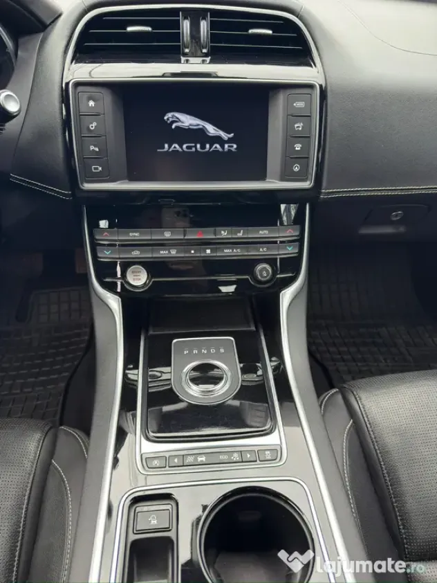 Jaguar xe 2017 R-sport