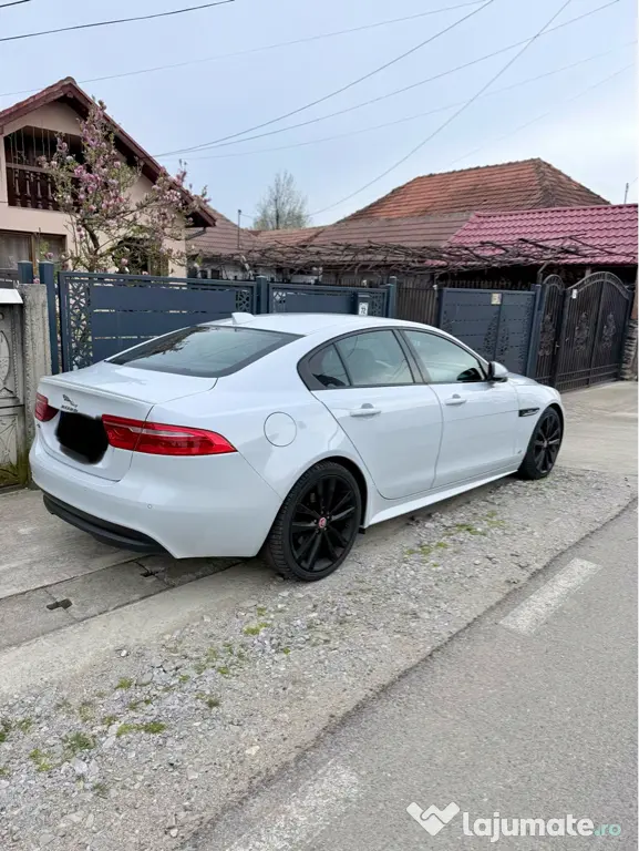 Jaguar xe 2017 R-sport