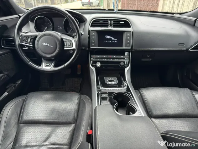 Jaguar xe 2017 R-sport