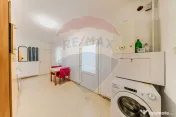 Casă cu doua camere de închiriat în zona Parneava 