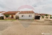 Casă cu doua camere de închiriat în zona Parneava 