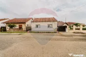 Casă cu doua camere de închiriat în zona Parneava 