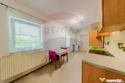 Casă cu doua camere de închiriat în zona Parneava 