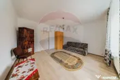 Casă cu doua camere de închiriat în zona Parneava 