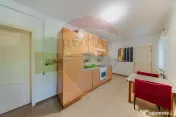 Casă cu doua camere de închiriat în zona Parneava 