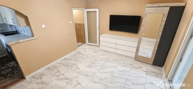 Apartament 2 camere, 34 mp, zona monument Bals