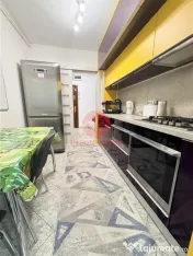 Apartament 3 Camere Decomandat cu Loc de Parcare #537;i Boxa 