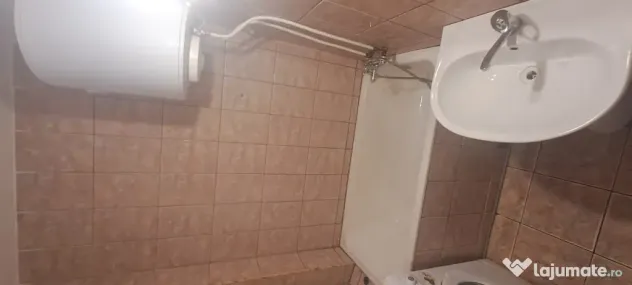 Garsoniera de închiriat