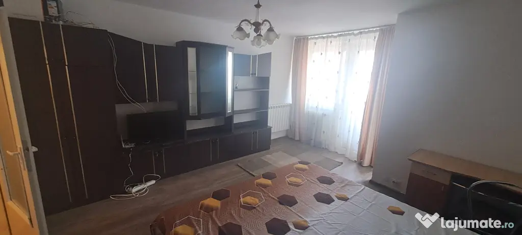 Garsoniera de închiriat