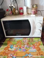 Cuptor cu microunde