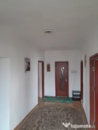 Inchiriez casa Corbu