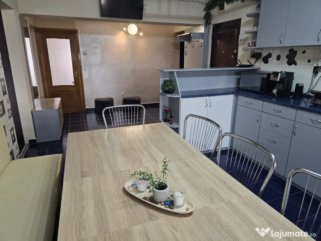 Vand apartament 4 camere decomandat