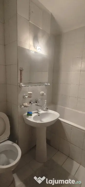 Inchiriez apartament 2 camere str. 9 Mai